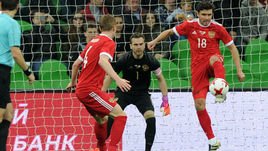 Пятница. Краснодар. Россия - Кот-д’Ивуар - 0:2. Андрей СЕМЕНОВ, Игорь АКИНФЕЕВ и Юрий ЖИРКОВ.