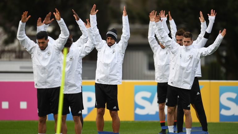 Тренировка сборной Германии перед товарищеским матчем с Англией. Фото AFP Тренировка сборной Германии перед товарищеским матчем с Англией. Фото AFP
