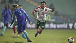 Вчера. София. Болгария - Голландия - 2:0. Маттайс ДЕ ЛИГТ и Ивелин ПОПОВ.