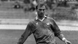 Между "Спартаком" и ЦСКА.  Памяти Валерия Глушакова