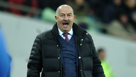 28 марта. Сочи. Россия - Бельгия - 3:3. Главный тренер нашей сборной Станислав ЧЕРЧЕСОВ.