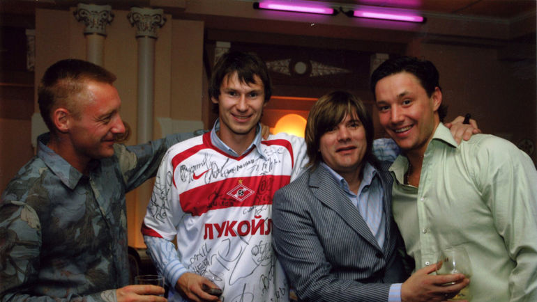 Слева направо: Андрей ТИХОНОВ, Егор ТИТОВ, Николай ТРУБАЧ и Илья КОВАЛЬЧУК. Фото из личного архива Егора Титова Слева направо: Андрей ТИХОНОВ, Егор ТИТОВ, Николай ТРУБАЧ и Илья КОВАЛЬЧУК. Фото из личного архива Егора Титова