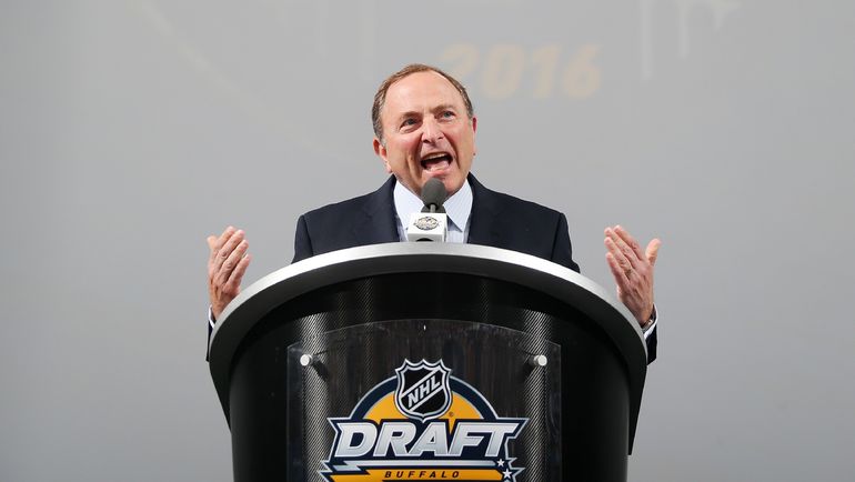 Комиссар НХЛ Гэри БЭТТМЕН. Фото AFP Комиссар НХЛ Гэри БЭТТМЕН. Фото AFP