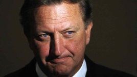 Юджин МЕЛНИК.