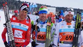 Сегодня. Ханты-Мансийск. Бронзовый призер Югорского марафона швейцарец Кандид ПРОЛОН, двукратный чемпион мира Сергей УСТЮГОВ и двукратный олимпийский чемпион Петтер НОРТУГ.