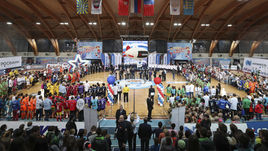 Награды школьникам вручили звезды сборной России