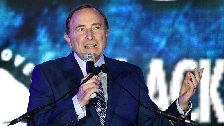 Комиссар НХЛ Гэри БЭТТМЕН, принявший решение не отпускать игроков на Олимпиаду.. Фото AFP Комиссар НХЛ Гэри БЭТТМЕН, принявший решение не отпускать игроков на Олимпиаду.. Фото AFP