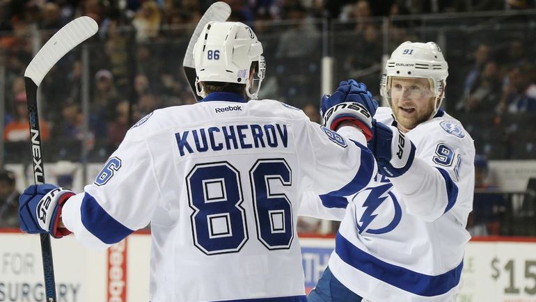 Никита КУЧЕРОВ (№86) и Стивен СТЭМКОС. Фото AFP Никита КУЧЕРОВ (№86) и Стивен СТЭМКОС. Фото AFP