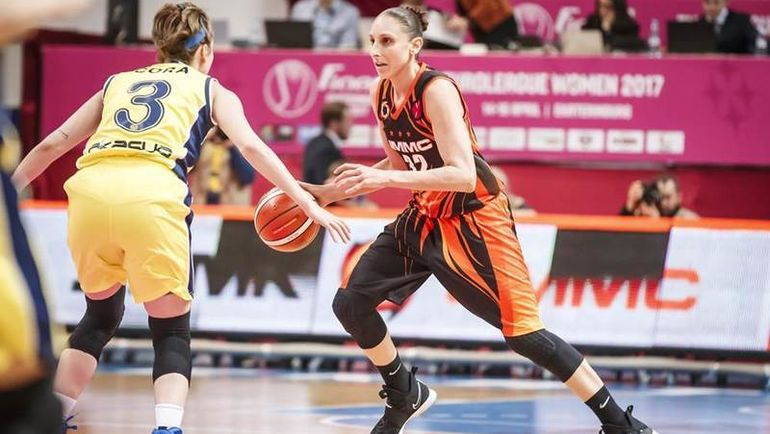 Дайана ТАУРАЗИ (справа) стала самым результативным игроком встречи. Но это не помогло УГМК. Фото Euroleague Дайана ТАУРАЗИ (справа) стала самым результативным игроком встречи. Но это не помогло УГМК. Фото Euroleague