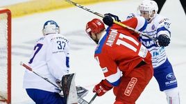 Суббота. Челябинск. Россия - Франция - 6:0. В атаке Сергей АНДРОНОВ.