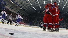 Сегодня. Спишска Нова Вес. Россия - Словакия - 3:2 ОТ. Россиянам лишь в овертайме удалось вырвать победу у хозяев турнира.