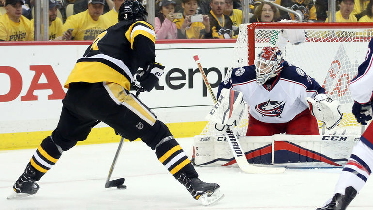 Сергей БОБРОВСКИЙ (справа). Фото USA Today Сергей БОБРОВСКИЙ (справа). Фото USA Today