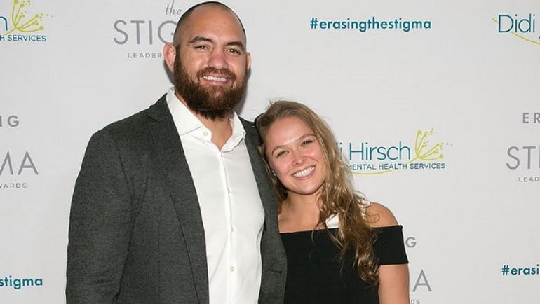 Ронда РОУЗИ и Трэвис БРАУН. Фото foxsports.com Ронда РОУЗИ и Трэвис БРАУН. Фото foxsports.com