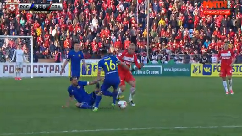 Фол Дениса Глушакова на Кристиане Нобоа. Фол Дениса Глушакова на Кристиане Нобоа.