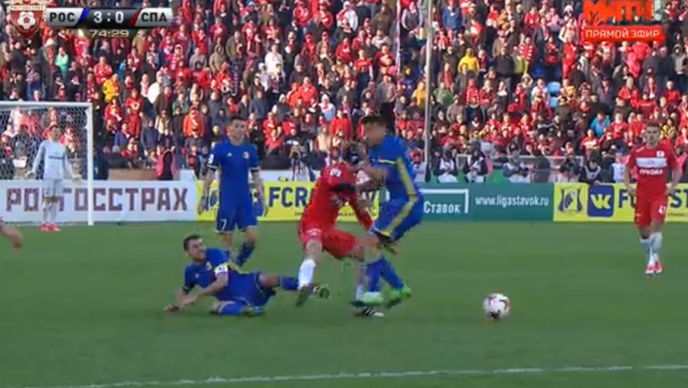 Фол Дениса Глушакова на Кристиане Нобоа. Фол Дениса Глушакова на Кристиане Нобоа.