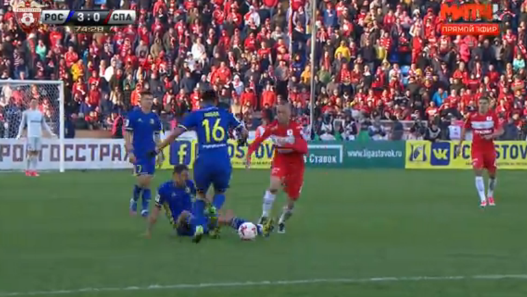 Фол Дениса Глушакова на Кристиане Нобоа. Фол Дениса Глушакова на Кристиане Нобоа.