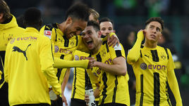 Забивать и не сдаваться. Дортмунд побеждает Гладбах, "Вердер" – "Ингольштадт"