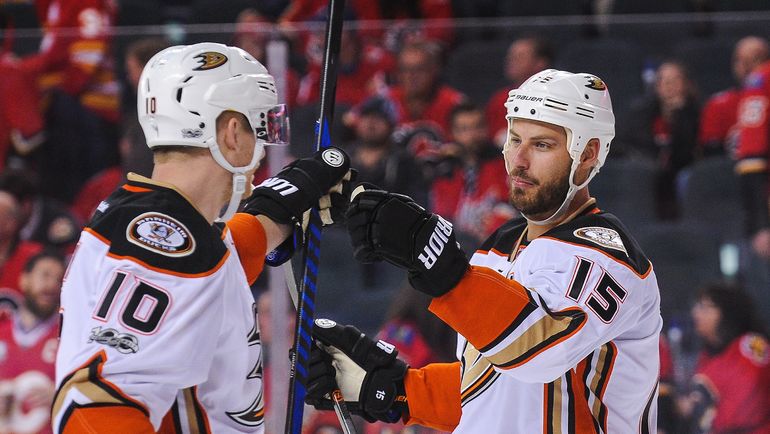 Райан ГЕТЦЛАФ (№15) и Кори ПЕРРИ. Фото AFP Райан ГЕТЦЛАФ (№15) и Кори ПЕРРИ. Фото AFP