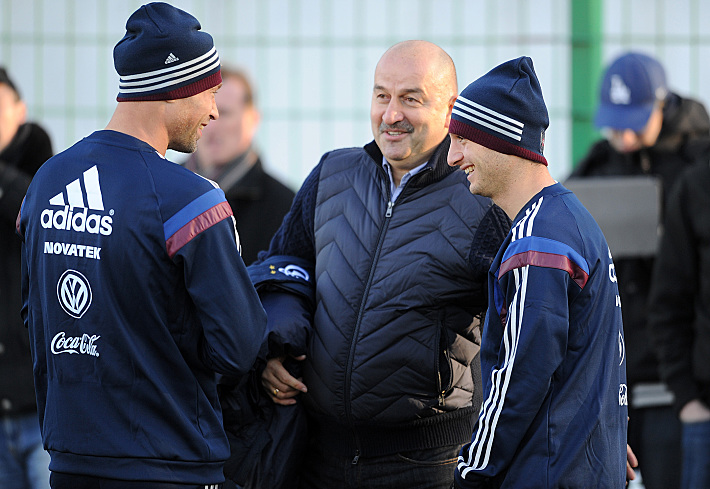 Василий БЕРЕЗУЦКИЙ, Станислав ЧЕРЧЕСОВ и Алан ДЗАГОЕВ.