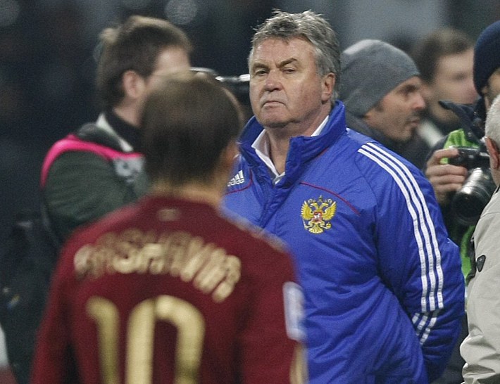 18 ноября 2009 года. Марибор. Словения - Россия - 1:0. Последний официальный матч Гуса ХИДДИНКА в качестве главного тренера нашей сборной. Фото - Александр ФЕДОРОВ,