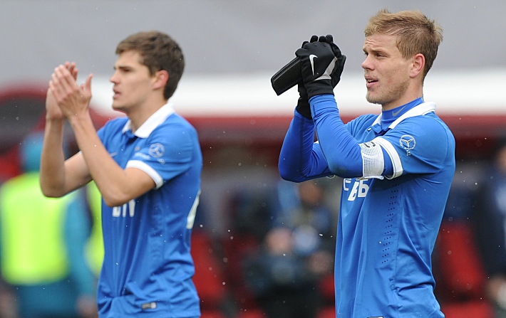 Роман ЗОБНИН (слева, справа - Александр КОКОРИН) - одна из молодых надежд