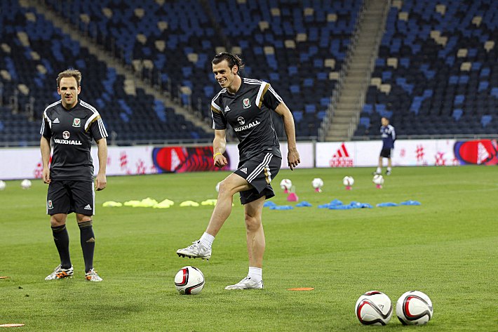 Гарет БЭЙЛ на тренировке сборной Уэльса. Фото REUTERS