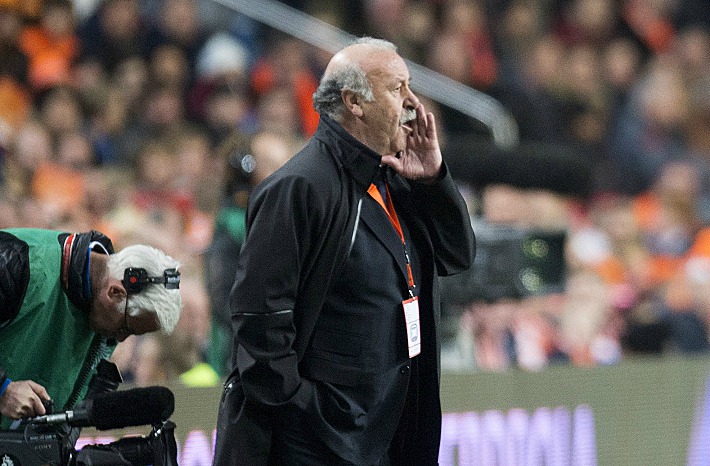 Вторник. Амстердам. Голландия - Испания - 2:0. Главный тренер сборной Испании Висенте ДЕЛЬ БОСКЕ, Фото REUTERS