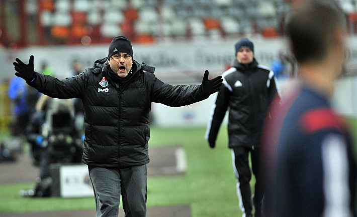 Главный тренер