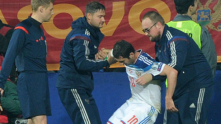 27 марта. Подгорица. Черногория - Россия. Над травмированным Аланом ДЗАГОЕВЫМ