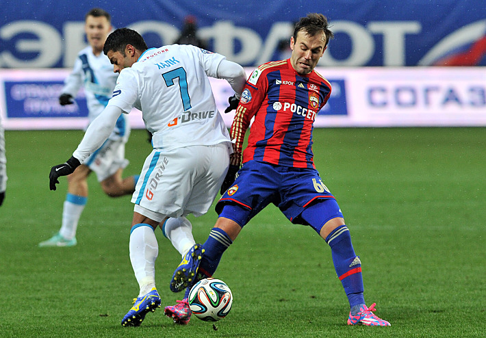 Бибрас НАТХО (№66, против ХАЛКА). Александр РЯЗАНЦЕВ – на заднем плане. Фото – Алексей ИВАНОВ,