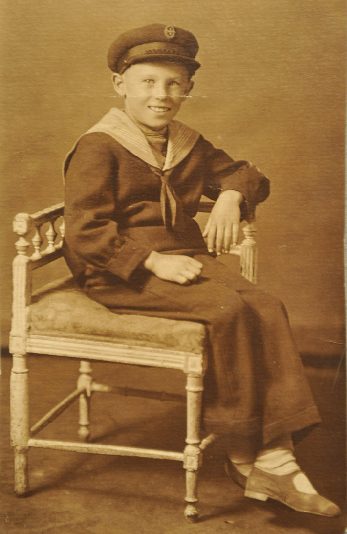 ЭКСПОНАТ №2: КОРШУНОВ С ГЮЙСОМ. ФОТОГРАФИЯ. 1930-е. Из архива Андрея Коршунова