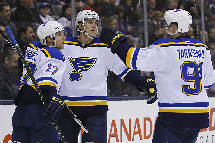 Йори ЛЕХТЕРЯ, Владимир ТАРАСЕНКО и Джейден ШВАРЦ. Фото - USA TODAY Sports