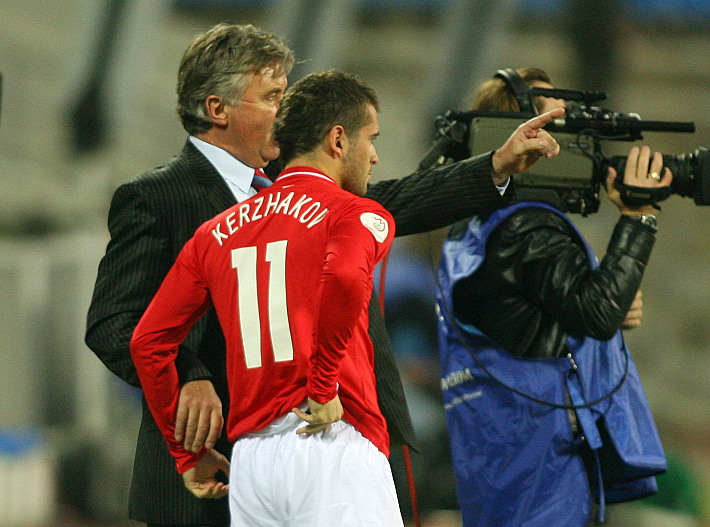 7 октября 2006 года. Москва. Россия - Израиль - 1:1. Александр КЕРЖАКОВ в отборочном цикле Euro-2008 стал лучшим бомбардиром сборной, но Гус ХИДДИНК не взял его на финальный турнир. Фото - Алексей ИВАНОВ,