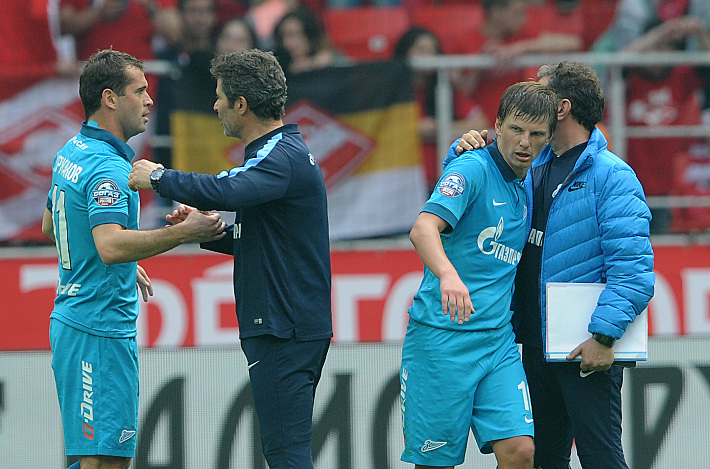 Александр КЕРЖАКОВ и Андрей АРШАВИН после матча с помощниками Андре Виллаш-Боаша. Фото - Алексей ИВАНОВ,