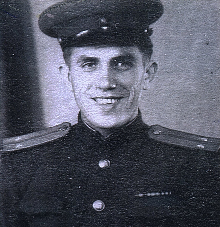 Конец 40-х. Офицер Советской Армии Анатолий СТЕПУНИН..