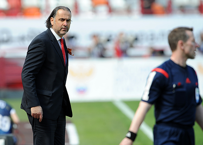 Бывший главный тренер