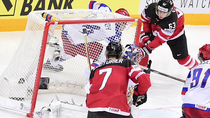 Воскресенье. Прага. Канада – Россия – 6:1. Гол-красаец Тайлера ЭННИСА. Фото AFP
