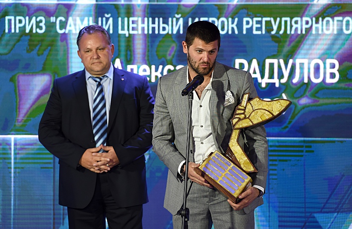 Нападающий ЦСКА Александр РАДУЛОВ. Фото - Юрий КУЗЬМИН, photo.khl.ru