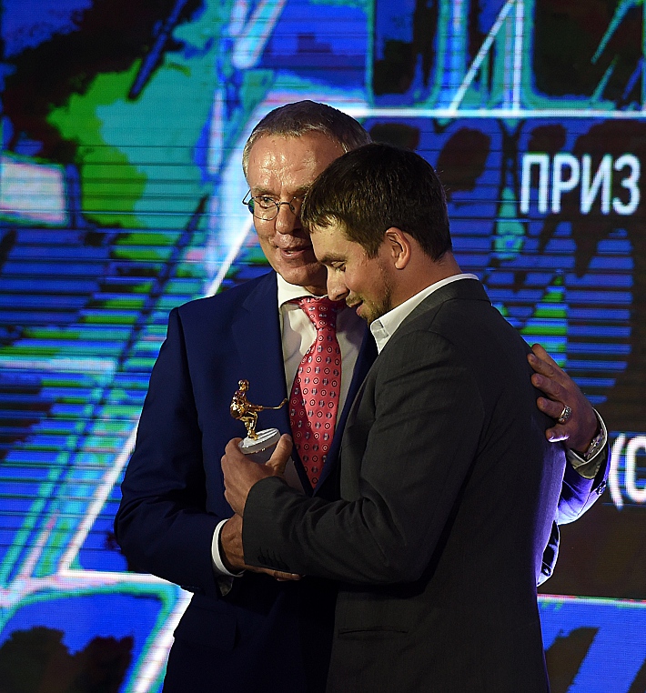 Вячеслав ФЕТИСОВ и защитник