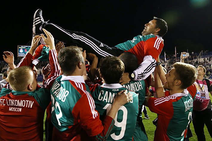 В воздухе - Игорь ЧЕРЕВЧЕНКО. Фото - Артем КОРОТАЕВ/ТАСС