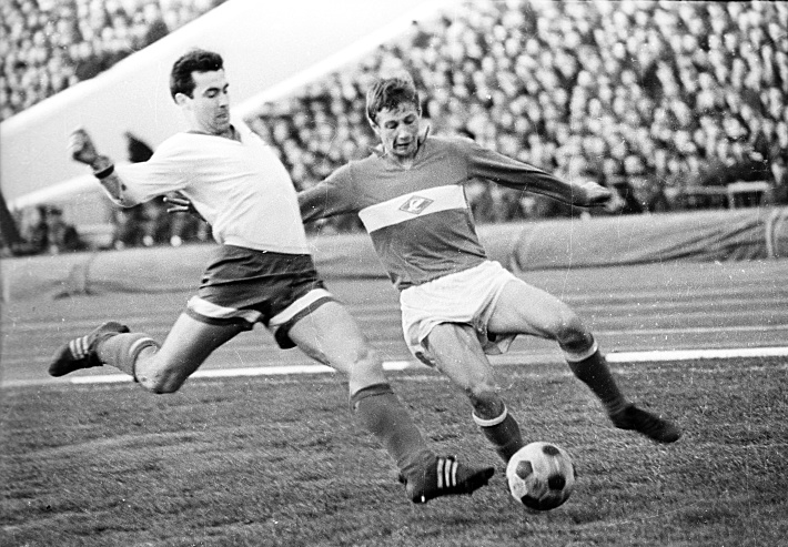 Молодой нападающий