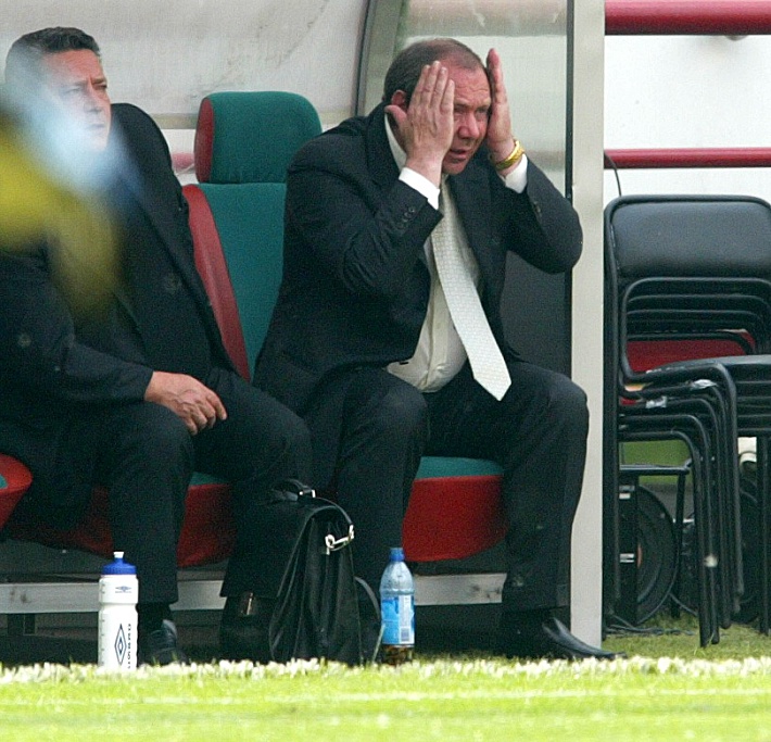 2003 год. Вскоре Олег РОМАНЦЕВ ничего не захочет слышать о тренерской работе. Фото - Александр ФЕДОРОВ,