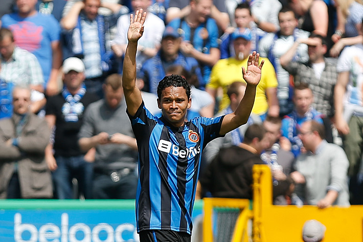 Карлос БАККА празднует один из первых своих голов в Старом свете. Фото REUTERS