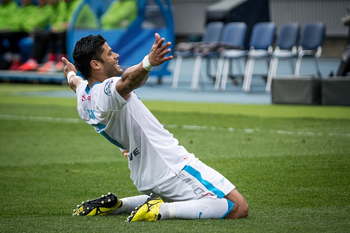 ХАЛК празднует один из своих 15 голов. Фото Вячеслав ЕВДОКИМОВ, ФК