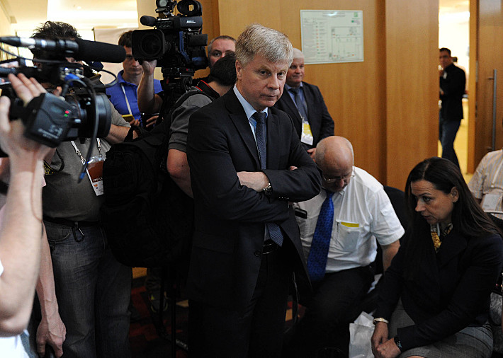 Николай ТОЛСТЫХ.