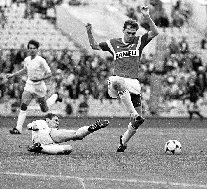 В игре спартаковец Сергей РОДИОНОВ. Фото - Александр ФЕДОРОВ,