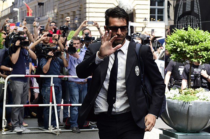 Берлин для Джанлуиджи БУФФОНА город знаковый. В 2006-м здесь он стал чемпионм мира. Фото REUTERS