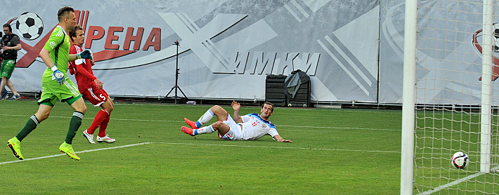 90+2-я минута. Гол Александра КЕРЖАКОВА. Фото - Алексей ИВАНОВ,