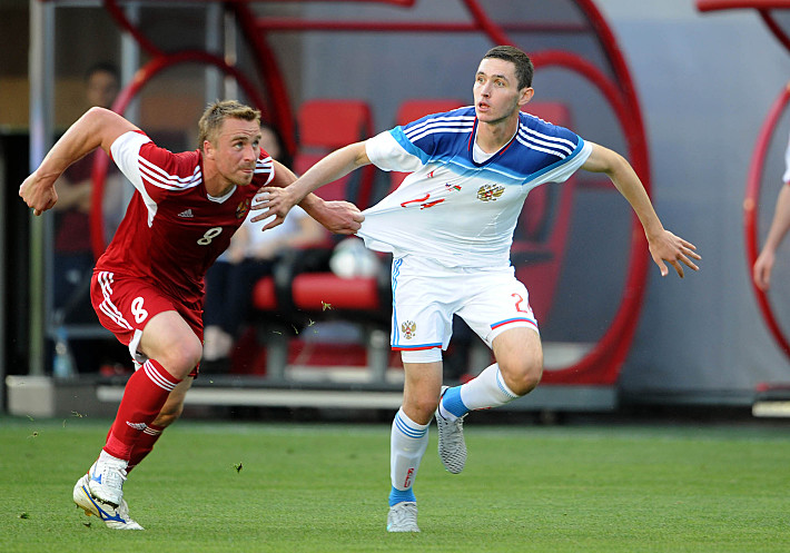 Никита ЧЕРНОВ опережает Сергея КОРНИЛЕНКО. Фото - Алексей ИВАНОВ,