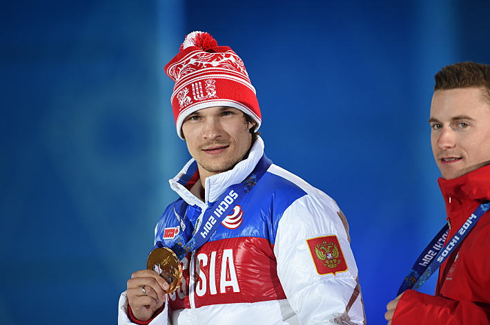 Вик УАЙЛД с золотой медалью Олимпиады в Сочи. Фото - Александр ФЕДОРОВ,